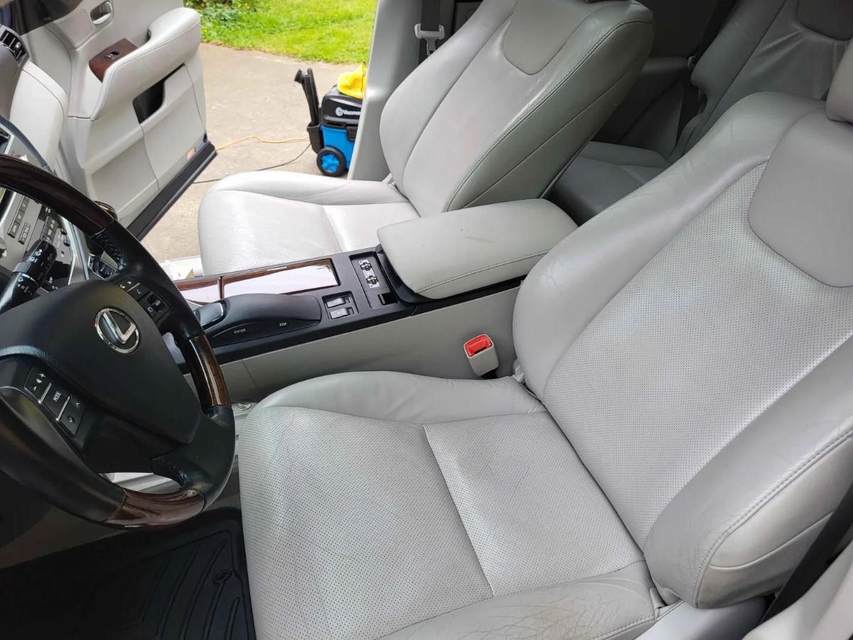 Detailed leather interior